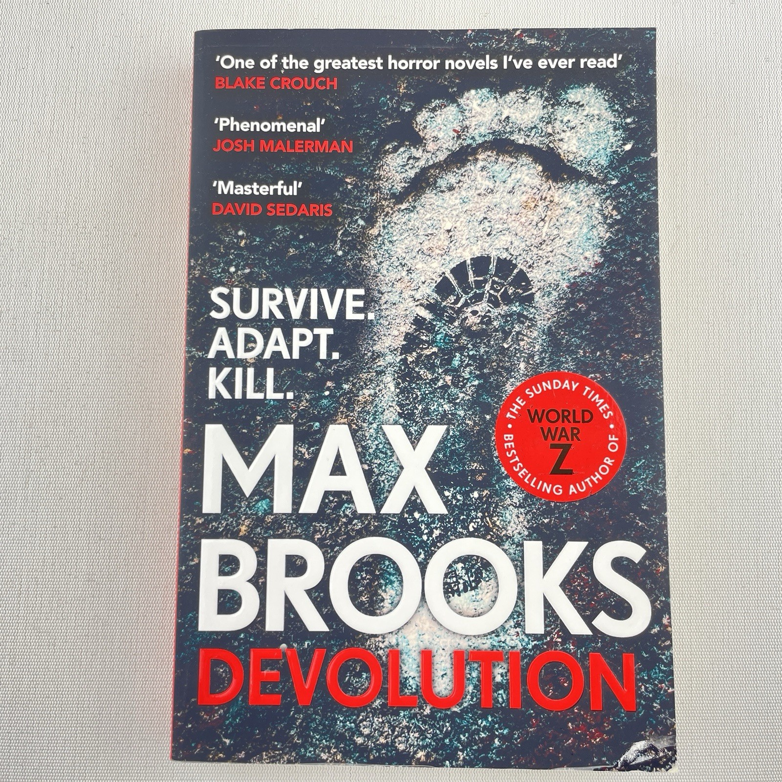 Devolution Max Brooks Paperback Book Horror Bigfoot Sasquatch World War Z Author