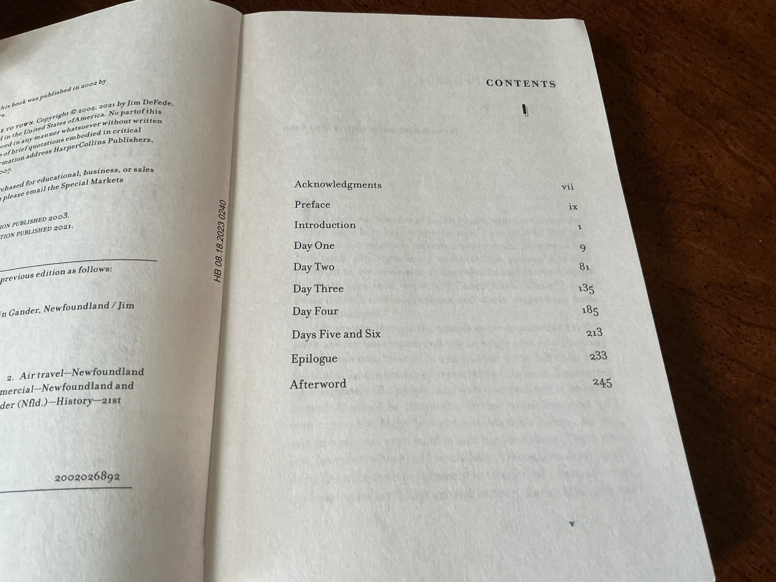 The Day the World Came to Town: 9/11 in Gander, Newfoundland By Jim DeFede PB VG