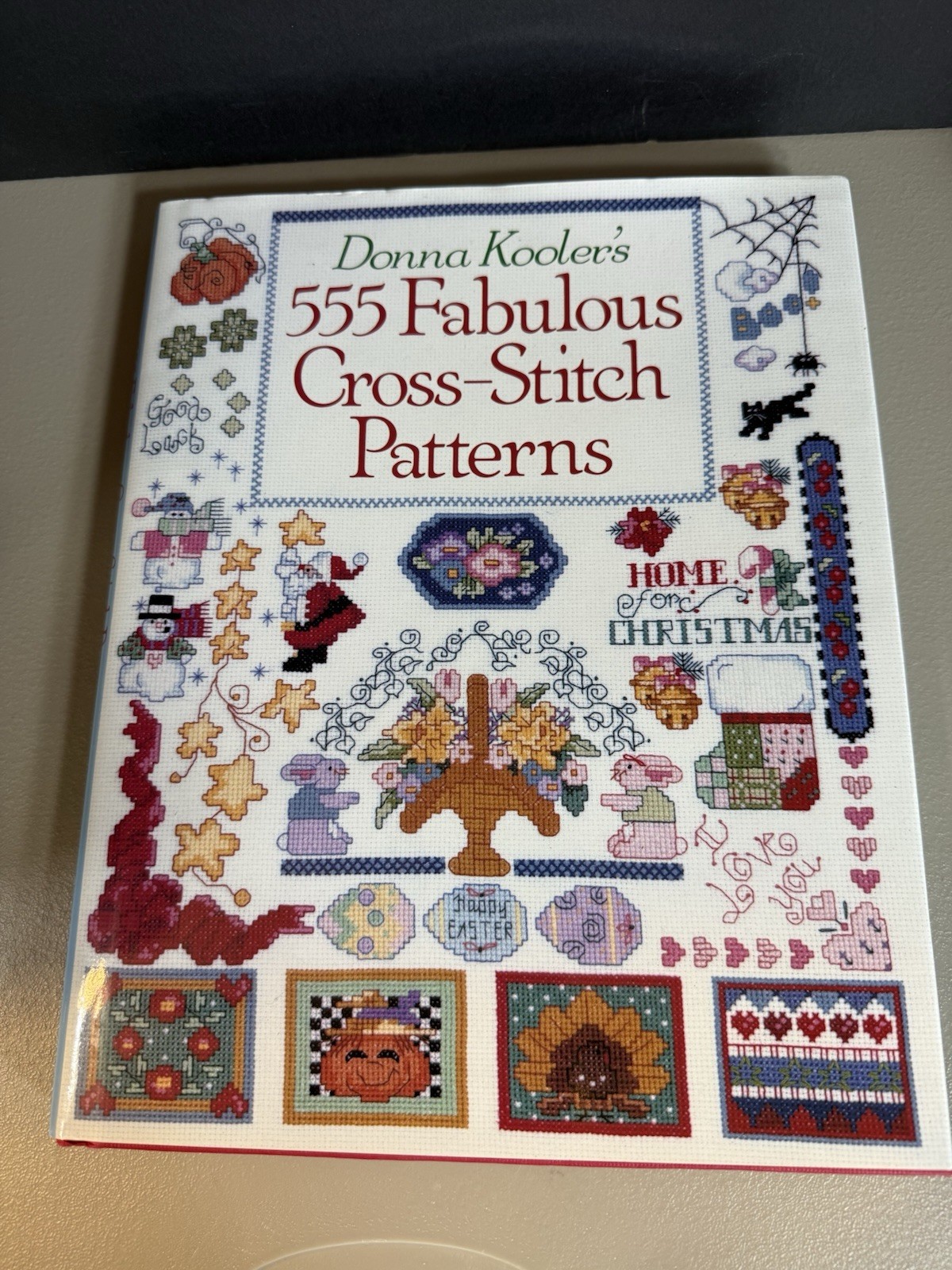 Donna Kooler’s “555 Fabulous Cross-Stitch Patterns” – (Hardcover)