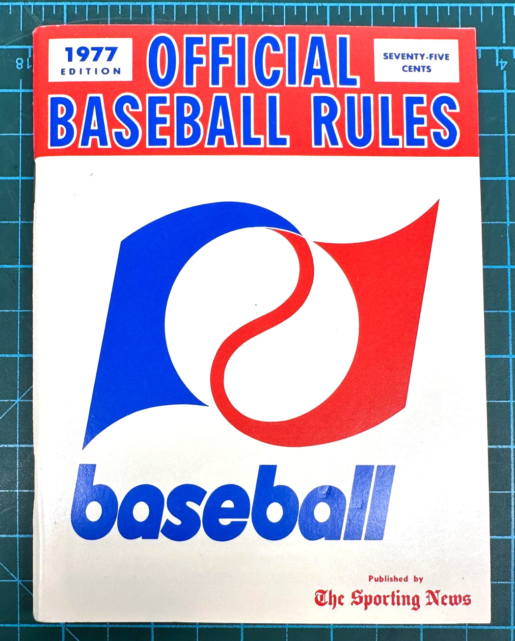 Vintage 1977 Official Baseball Rules Bowie Kuhn Sporting News Softcover Book