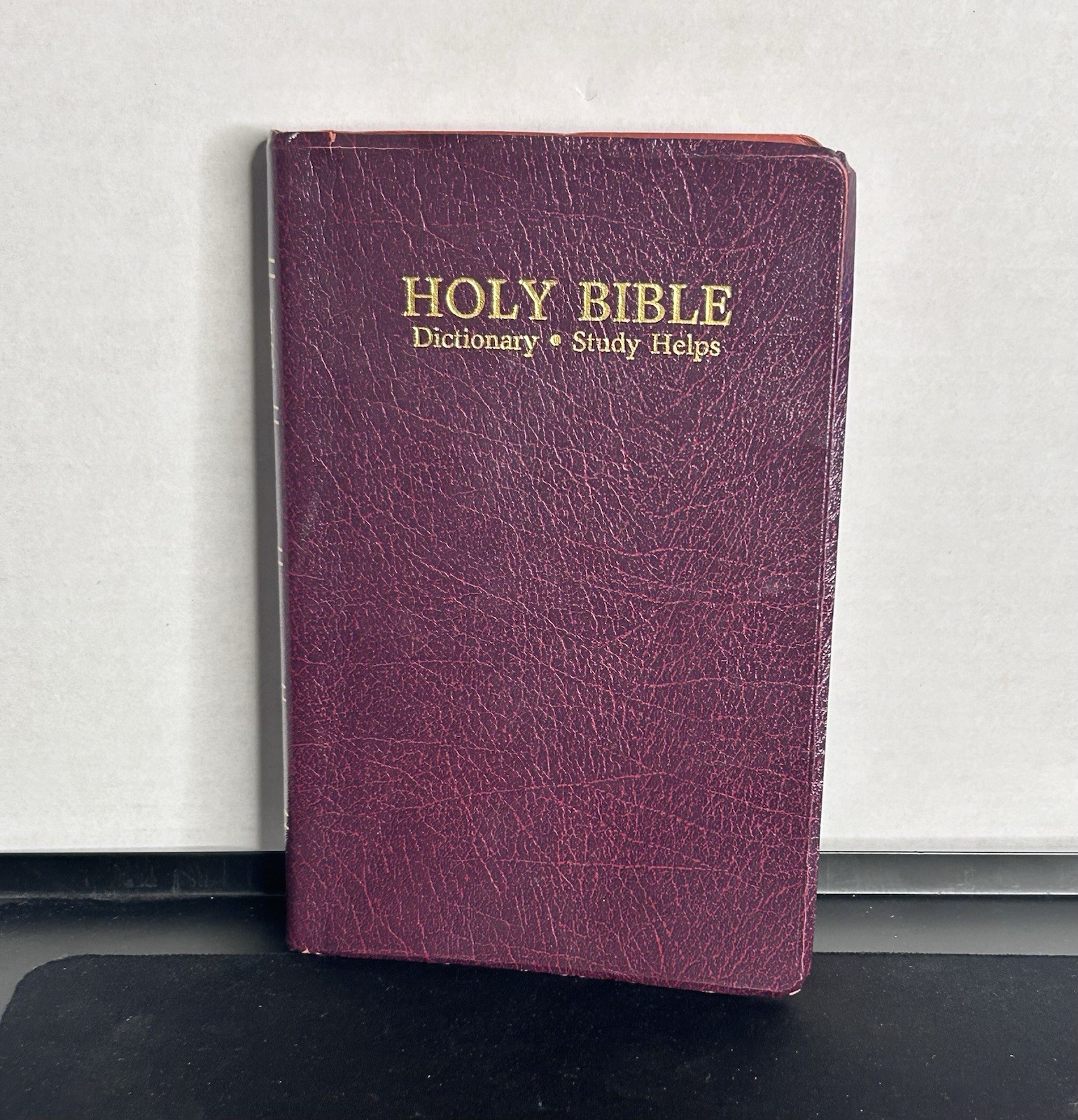 Vtg 1989 Holy Bible KJV World Publishing – Red Letter – Study Helps – Burgundy