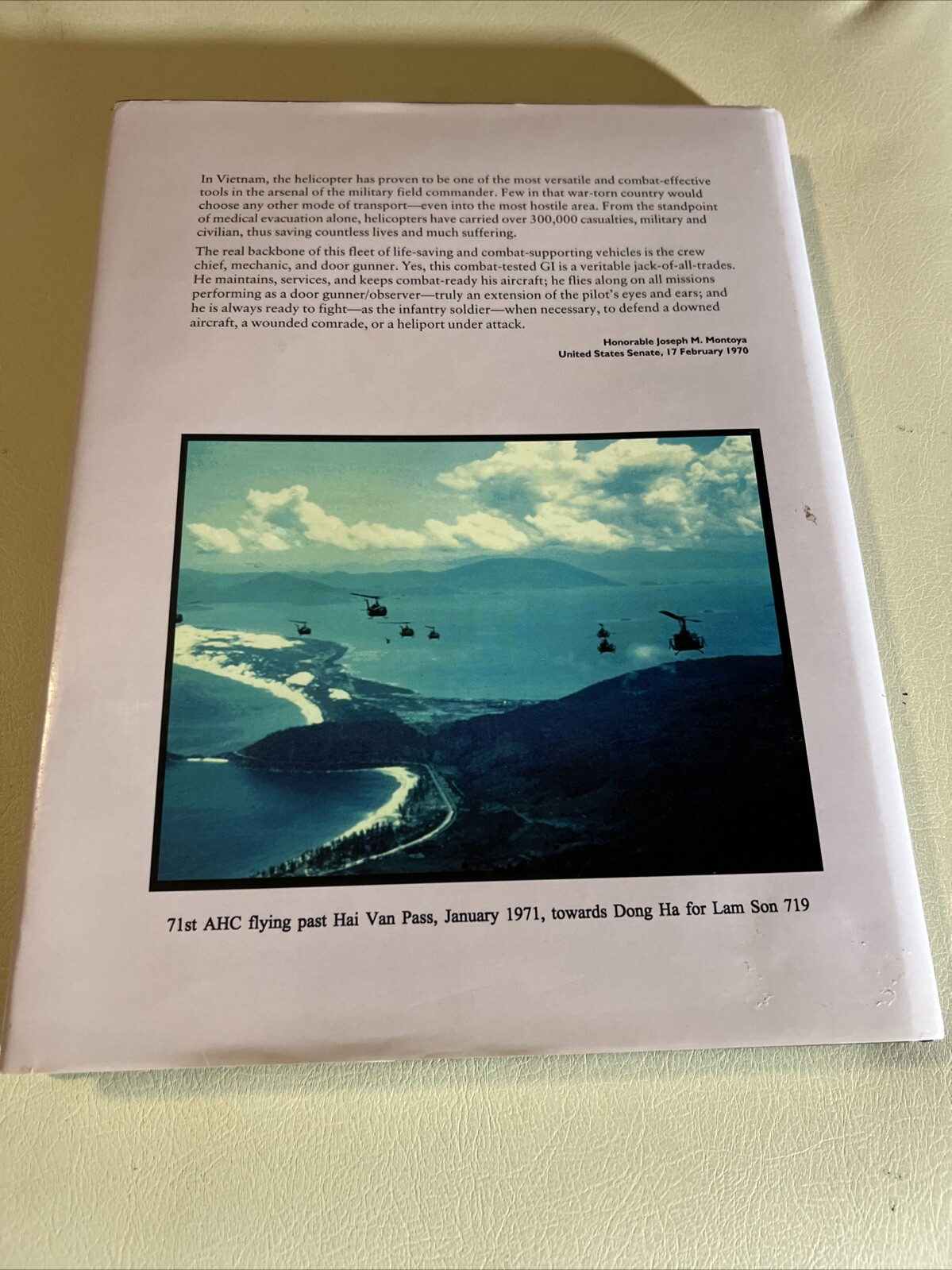 PRIMER OF THE HELICOPTER WAR ; ISBN 0-944372-11-2 ; VIETNAM WAR ; 182 PAGES