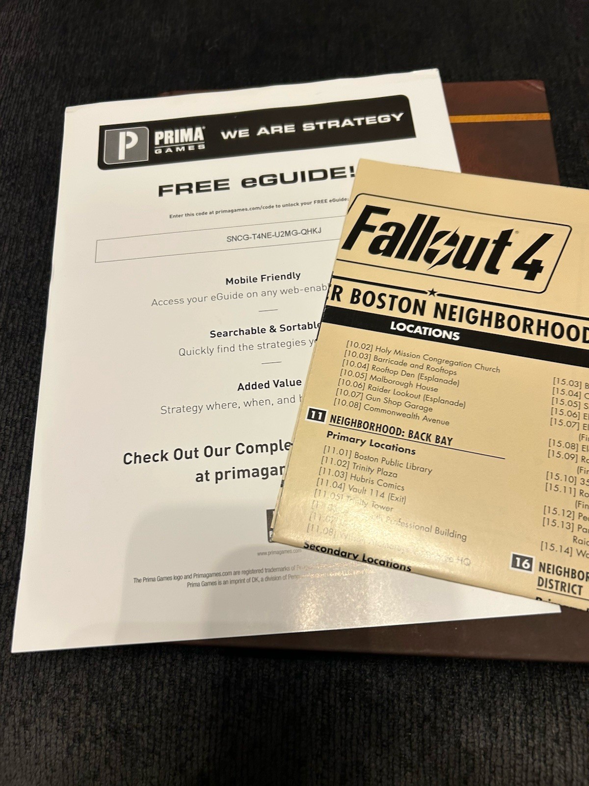 Fallout 4 Vault Dweller’s Survival Guide • Collector’s Edition Hardcover + Map