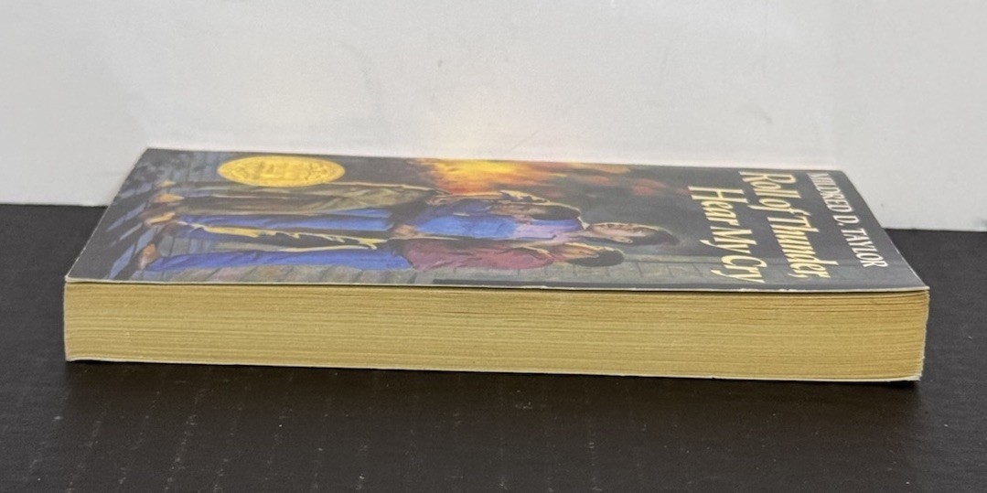 Roll of Thunder, Hear My Cry Paperback Novel, Mildred D. Taylor, Newbery Medal