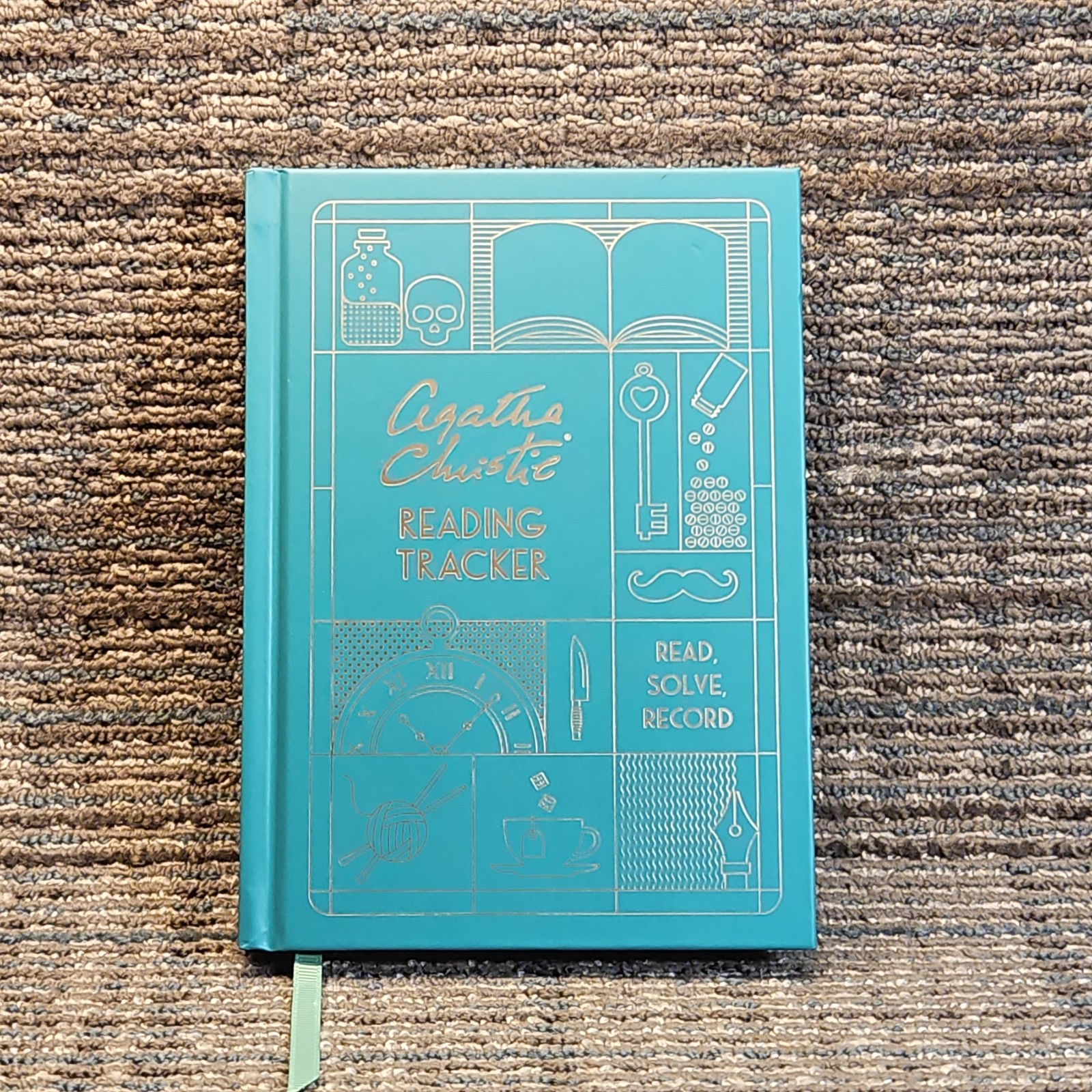 Agatha Christie Reading Tracker : Read, Solve, Record by Chronicle Books (2025)