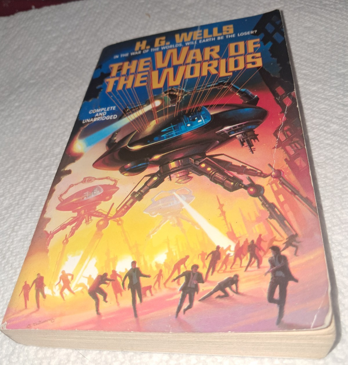 H G Wells the War of the Worlds Vintage sci fi classic pb 11th printing 1990s