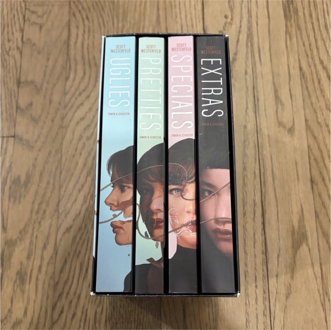 Scott Westerfeld Uglies Series Box Set: Uglies Pretties Specials Extras YA