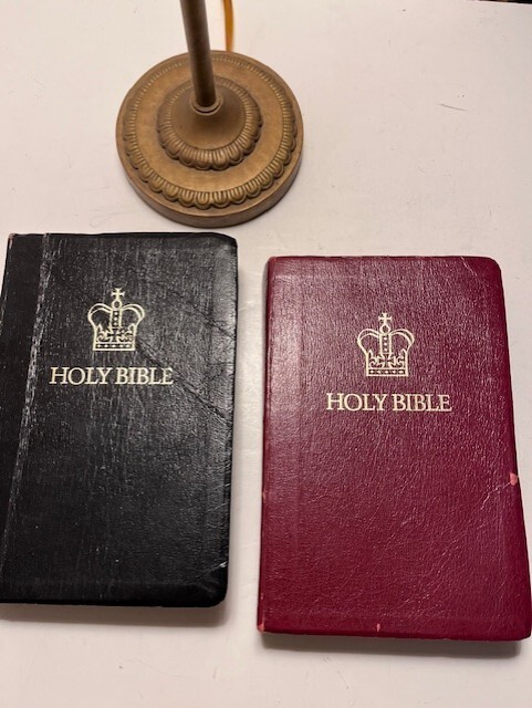 (2) Holy Bible: KJV, Gift Edition, Imitation Leather Tyndale Black & Red