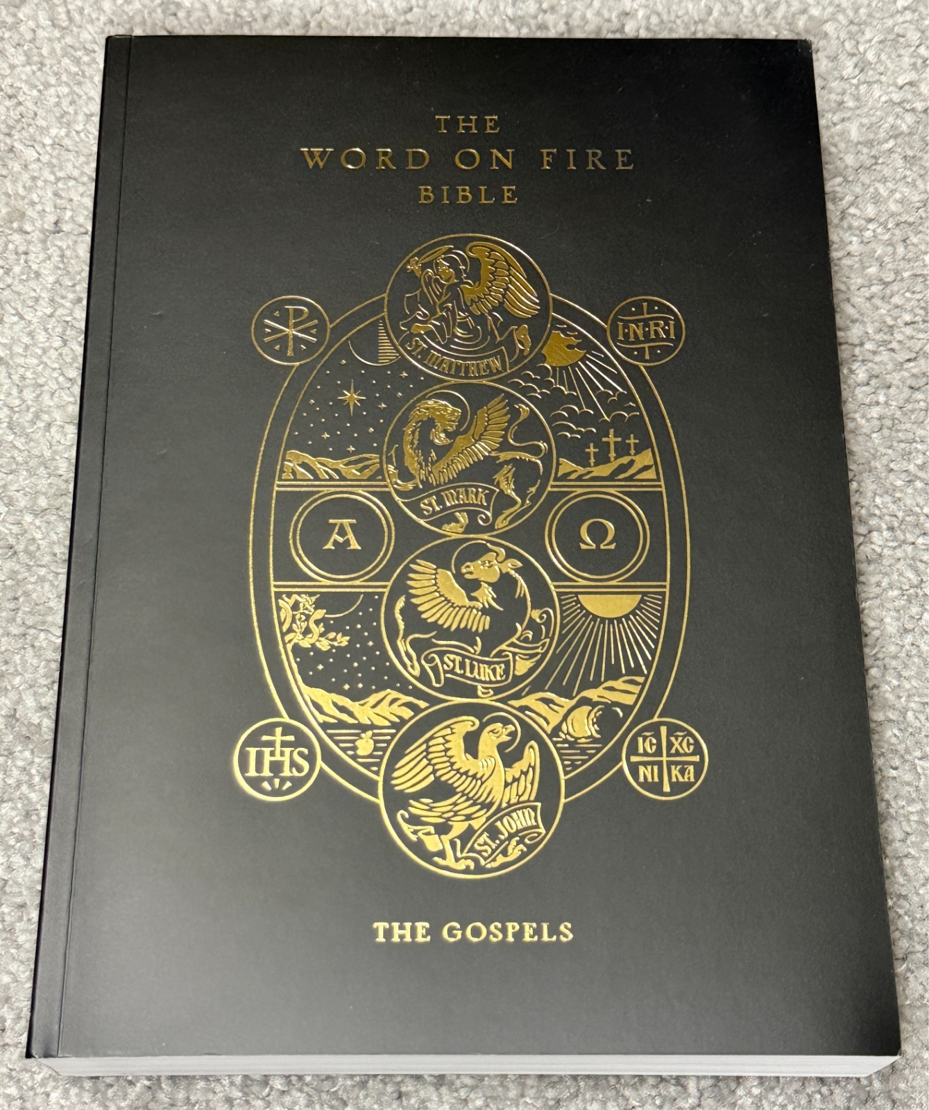 The Word on Fire Bible: The Gospels. Bishop Robert Barron, Commentary, Artwork