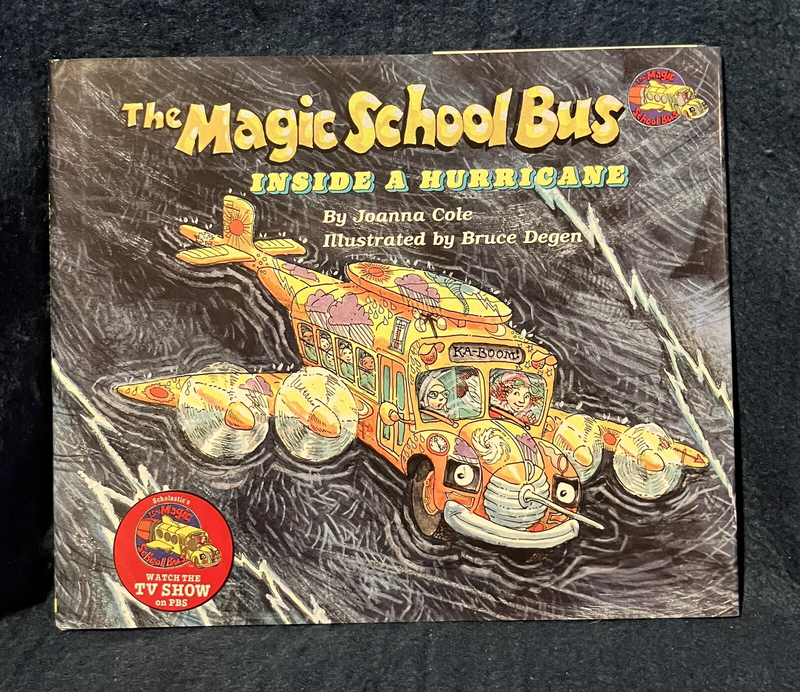 Joanna Cole/Bruce Degen THE MAGIC SCHOOL BUS INSIDE A HURRICANE *SIGNED* by both