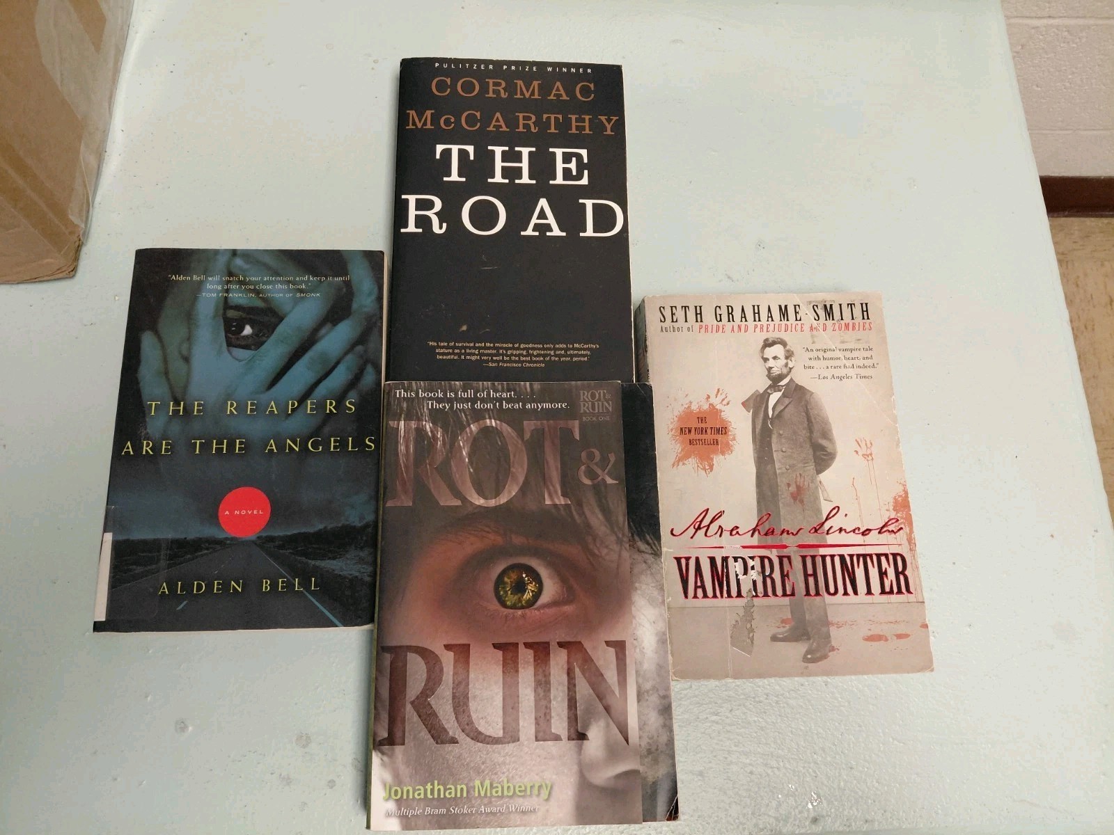 4 Book Lot: Rot & Ruin, Reapers Are The Angels, The Road, Lincoln Vampire Hunter