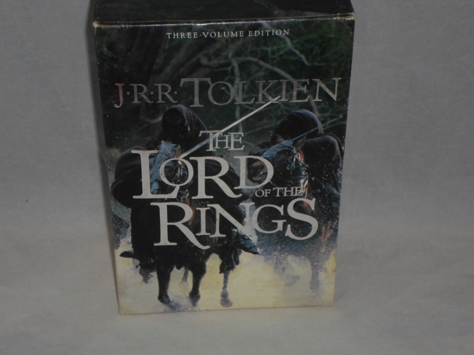 Lord of the Rings Three Volume Edition Boxed Book Set J.R.R. Tolkien 2001 R28