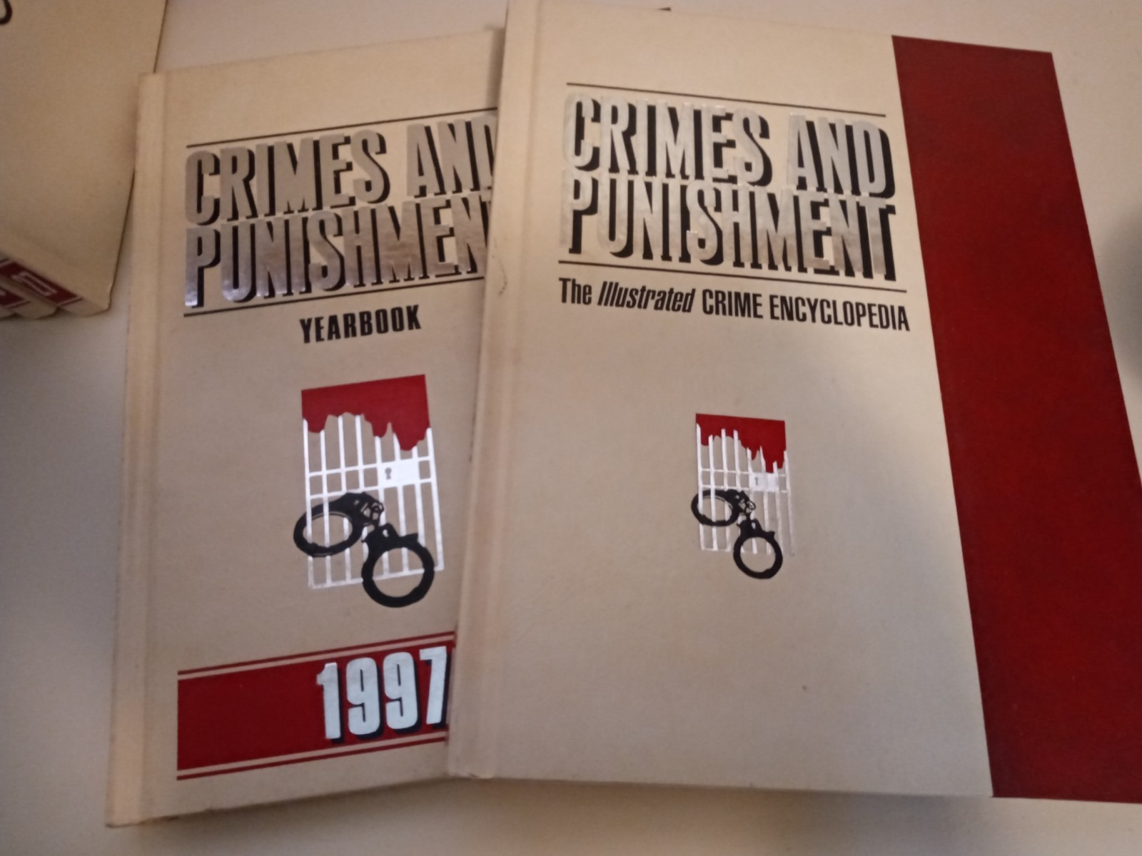 Crimes and Punishment The Illustrated Crime Encyclopedia Set Vol 1-28 + Yr Book