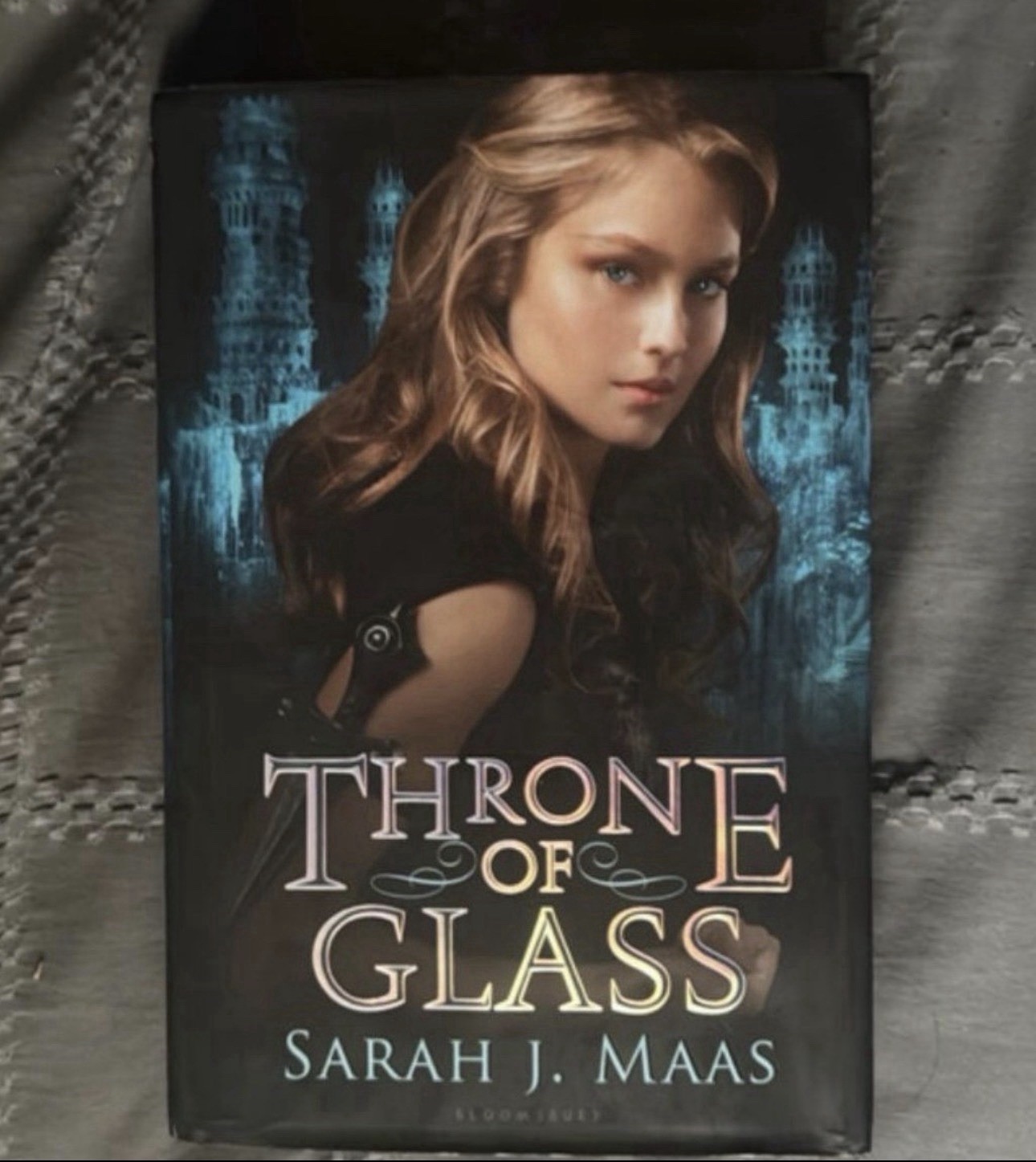 Throne of Glass Sarah J. Maas Hardcover Bloomsbury 1st edition Barbie cover