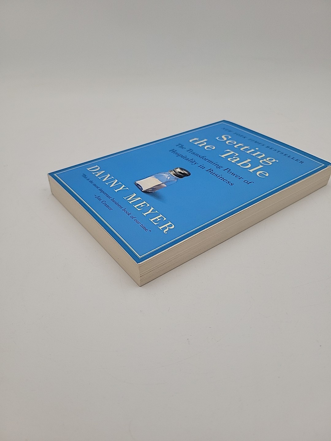 Setting the Table: The Transforming Power of Hospitality in Business PB