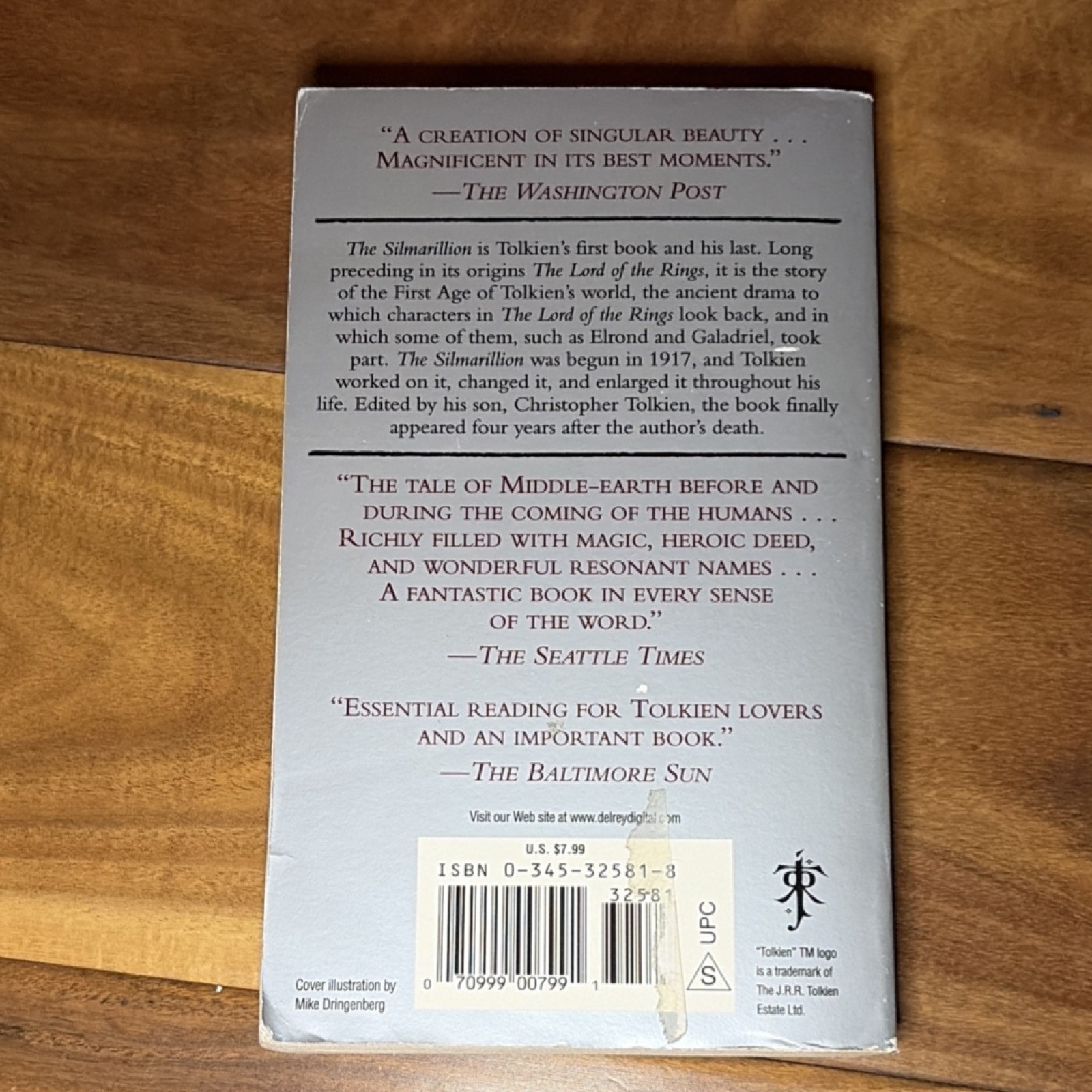 Del Rey Books The Silmarillion J.R.R. Tolkien Paperback Fantasy Novel
