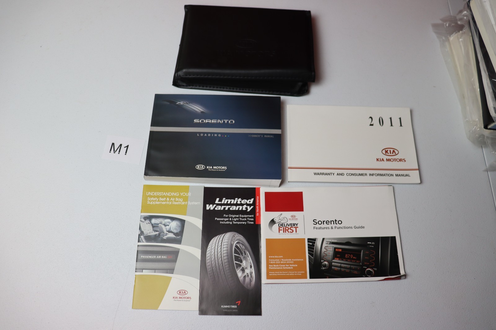 2011 Kia Sorento Owner’s Manual Kit w/ Original Leather Case –Guide Booklet OEM