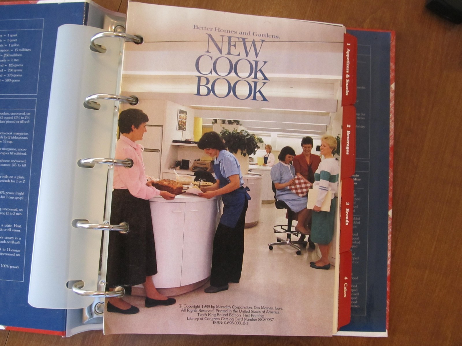 Vintage Better Homes and Gardens NEW COOK BOOK, 1989, Five Ring Binder 472 Pages