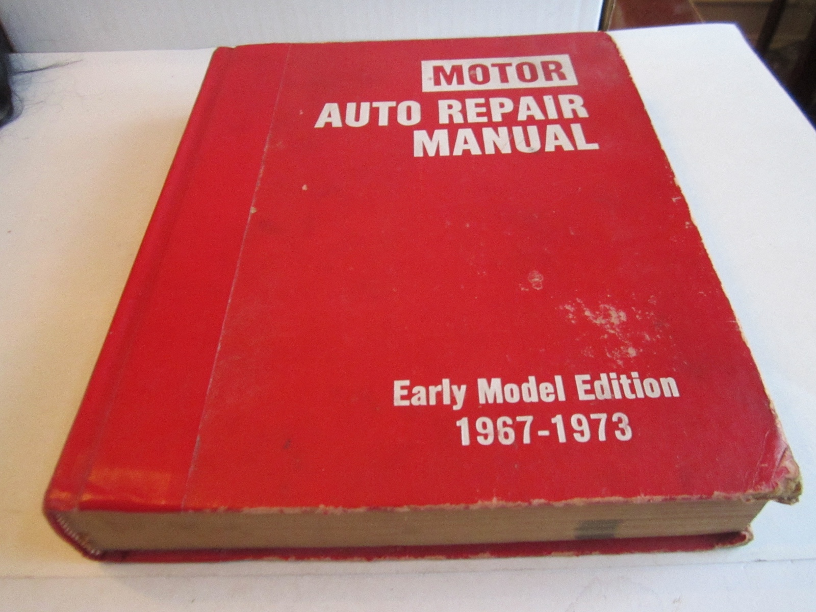 1973 MOTOR AUTO REPAIR MANUAL BOOK – EARLY MODEL EDITION 1967-1973 – 574 PAGES