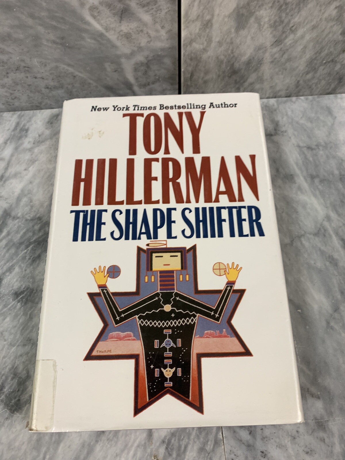 A Leaphorn and Chee Novel Ser.: The Shape Shifter by Tony Hillerman (2006,…