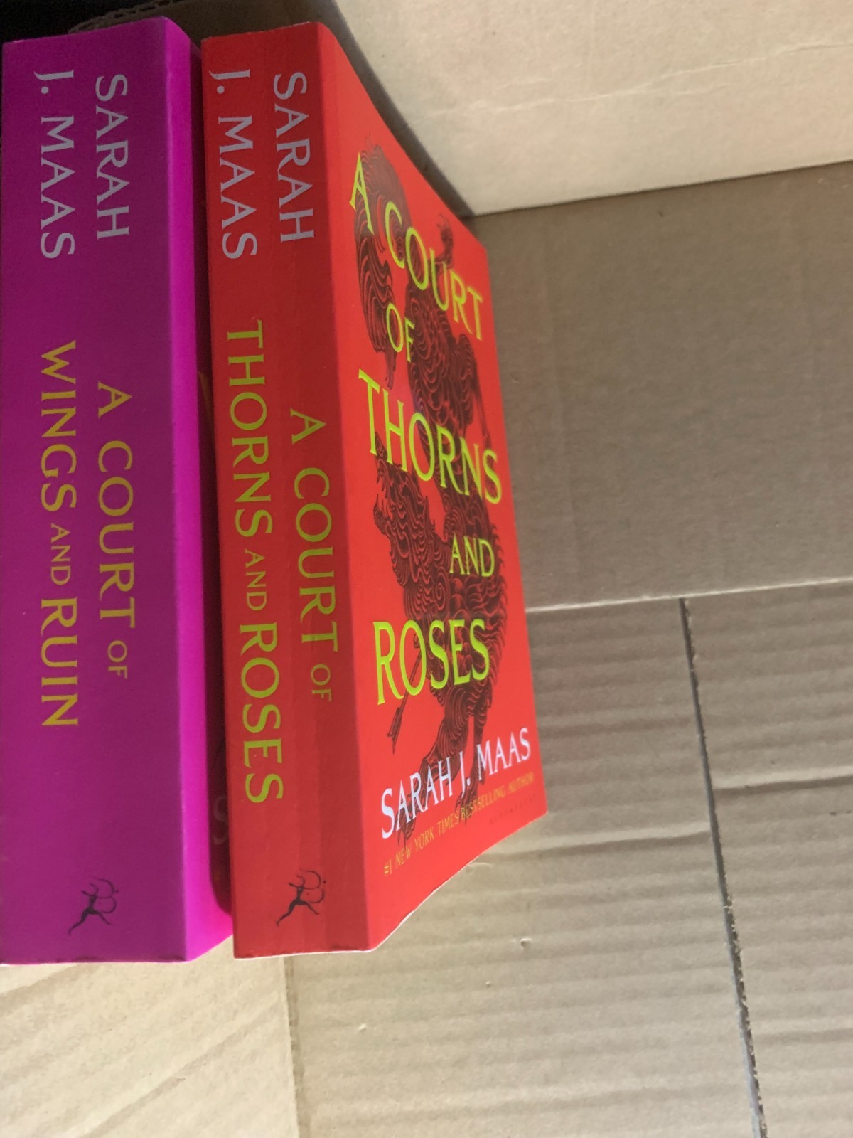A Court of Wings and Ruin/A Court of Thorns and Roses lot Maas, Sarah VERY GOOD