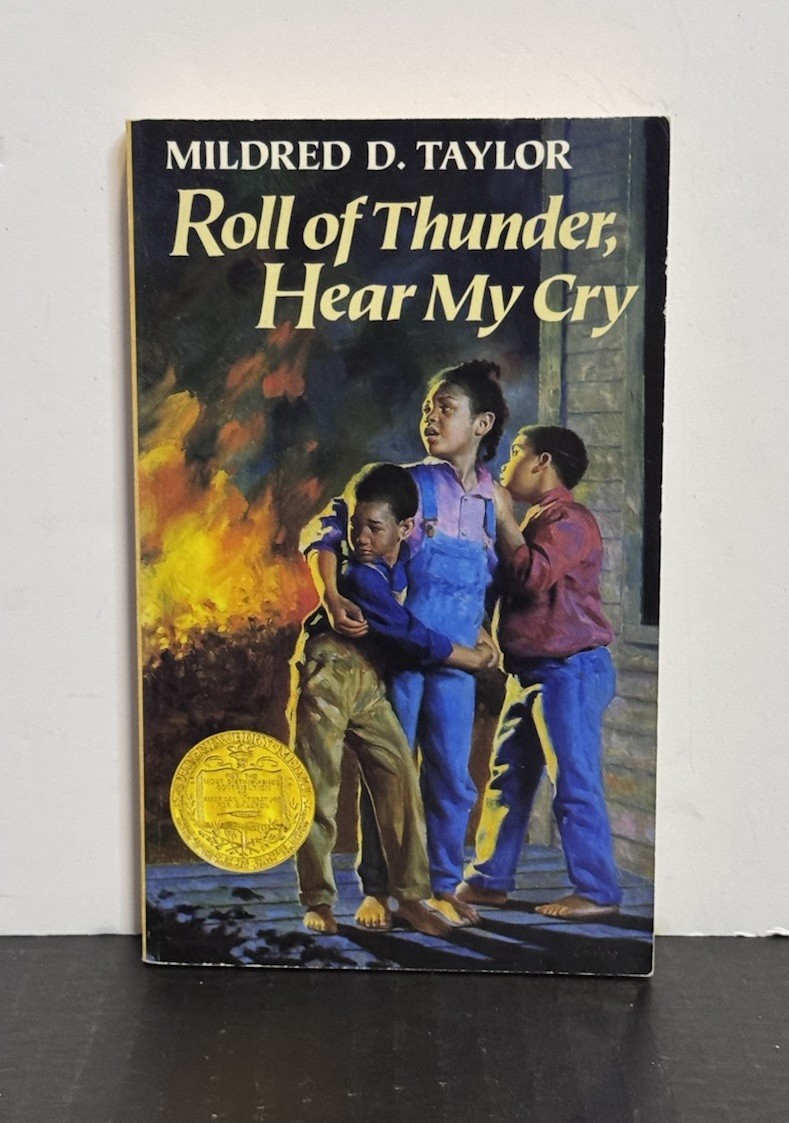 Roll of Thunder, Hear My Cry Paperback Novel, Mildred D. Taylor, Newbery Medal