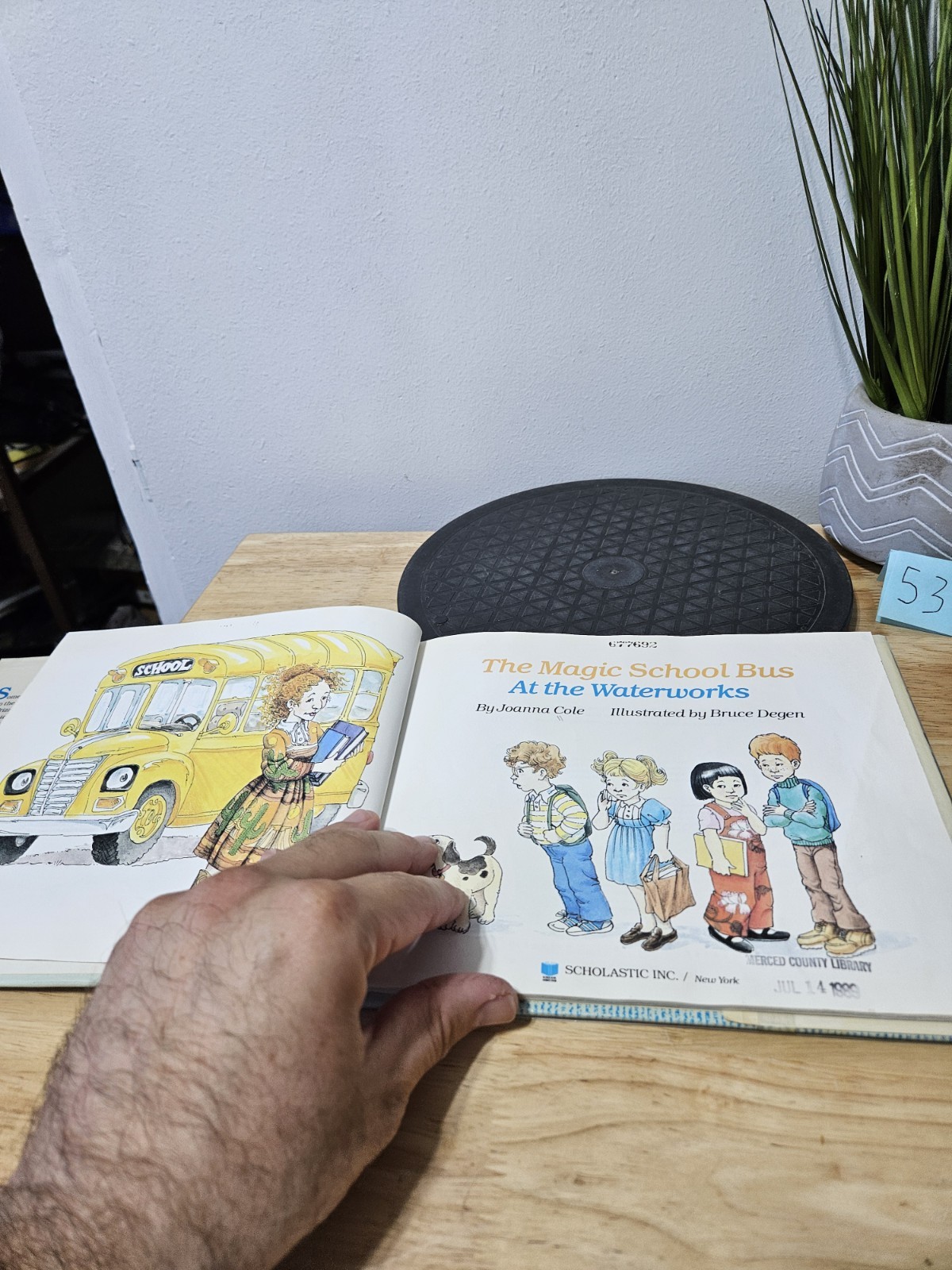1986 The Magic School Bus at the Waterworks by Joanna Cole and Bruce Degen