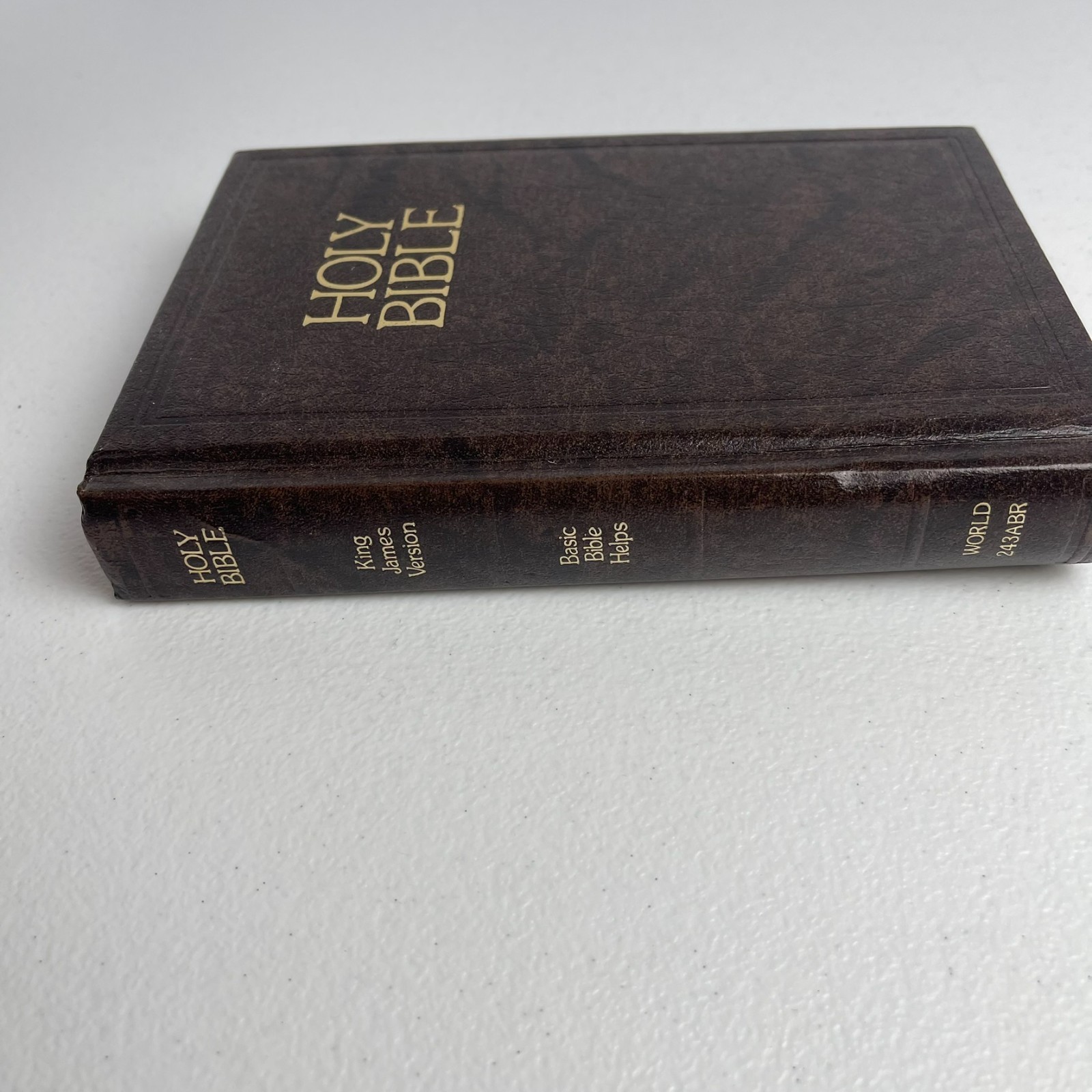 The Holy Bible – KJV World Bible Publishers – Self-Pronouncing w/ helpsSe