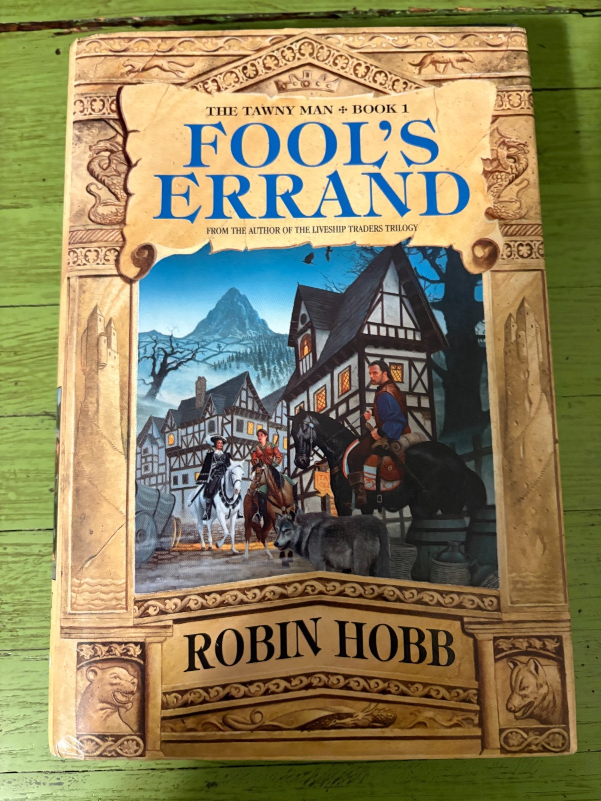Robin Hobb Fool’s Errand Tawny Man Series #1 Hard Cover DJ Very Good BCE