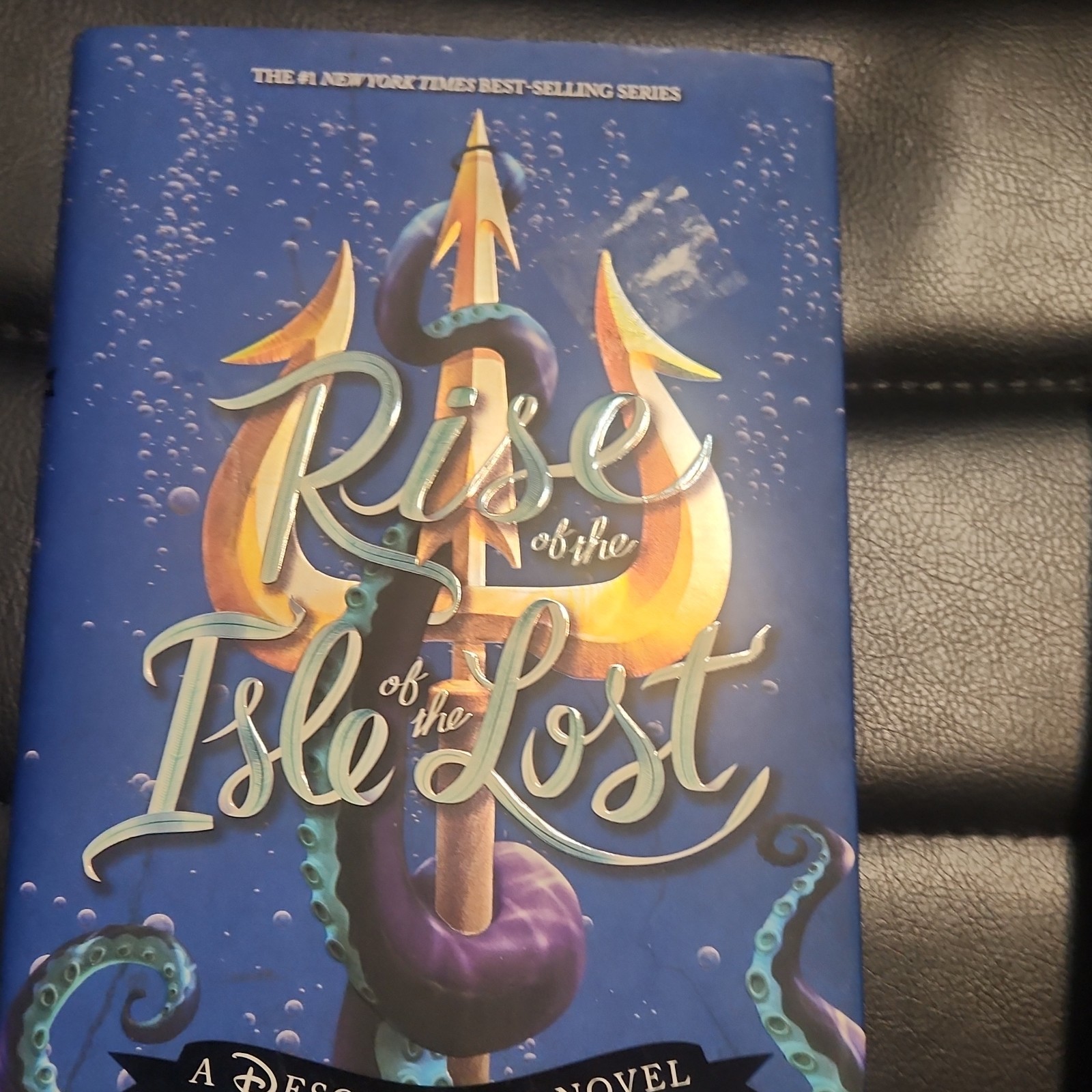 Descendants Rise of the Isle of the Lost Hardcover by Melissa de la Cruz English