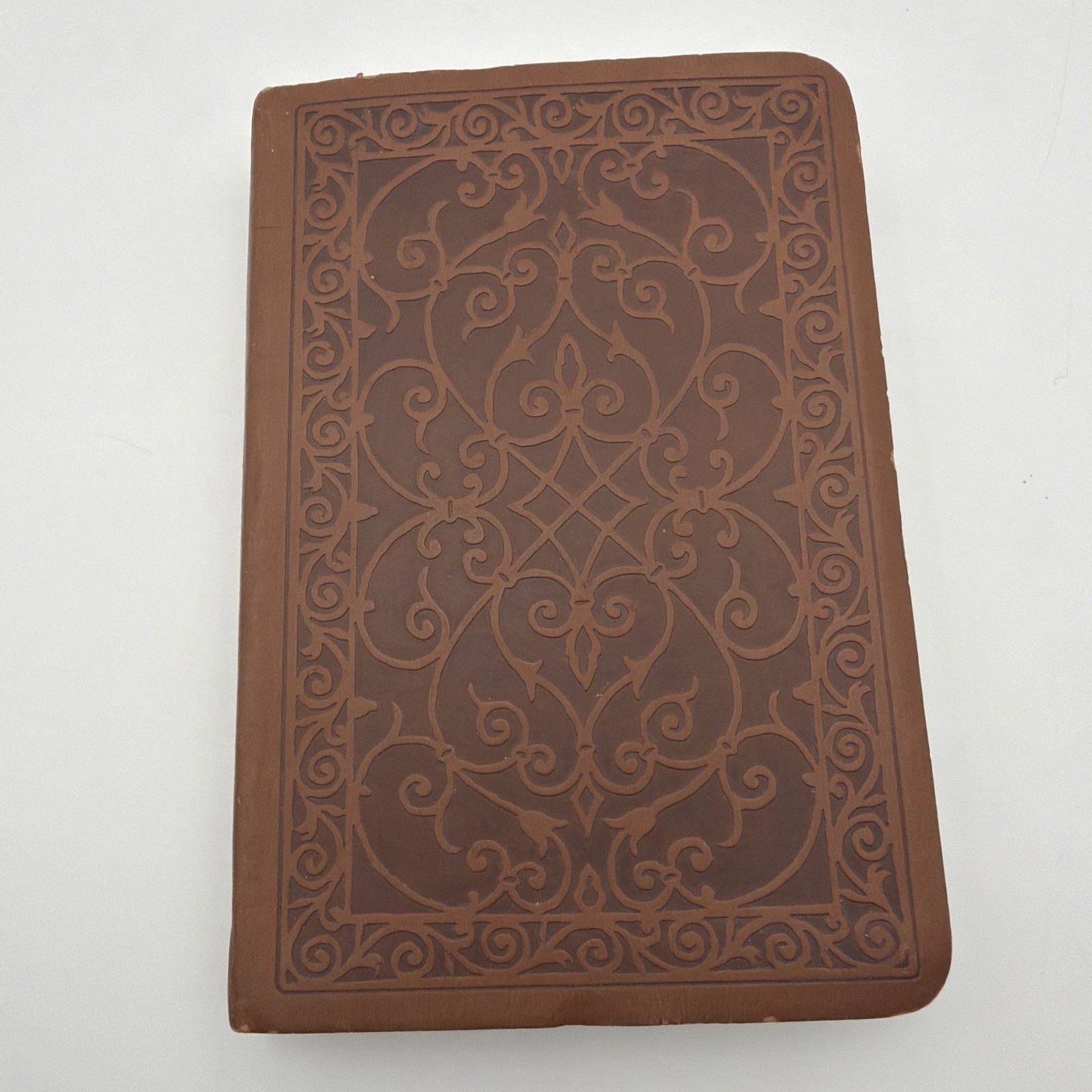 Holman HCSB Bible Leather Christian – 6”x4.5”