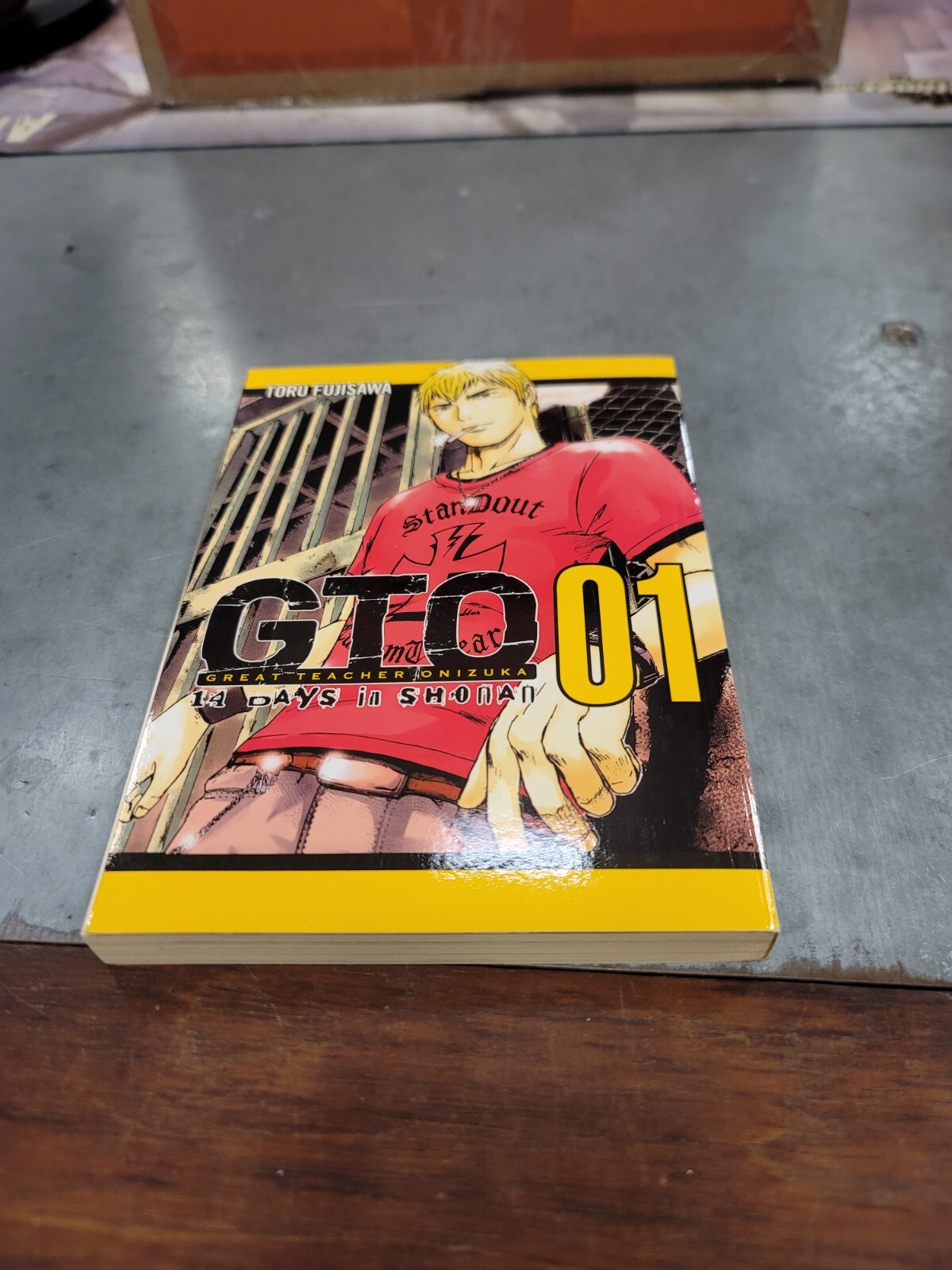 GTO: 14 Days in Shonan, Volume 1 (Great Teacher Onizuka) – Paperback