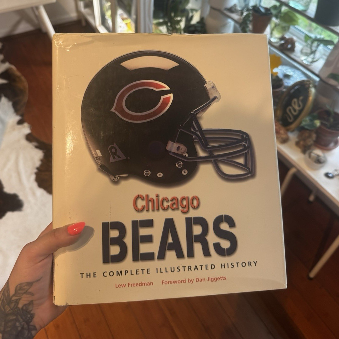 Voyageur Press Chicago Bears Illustrated History Hardcover by Lew Freedman