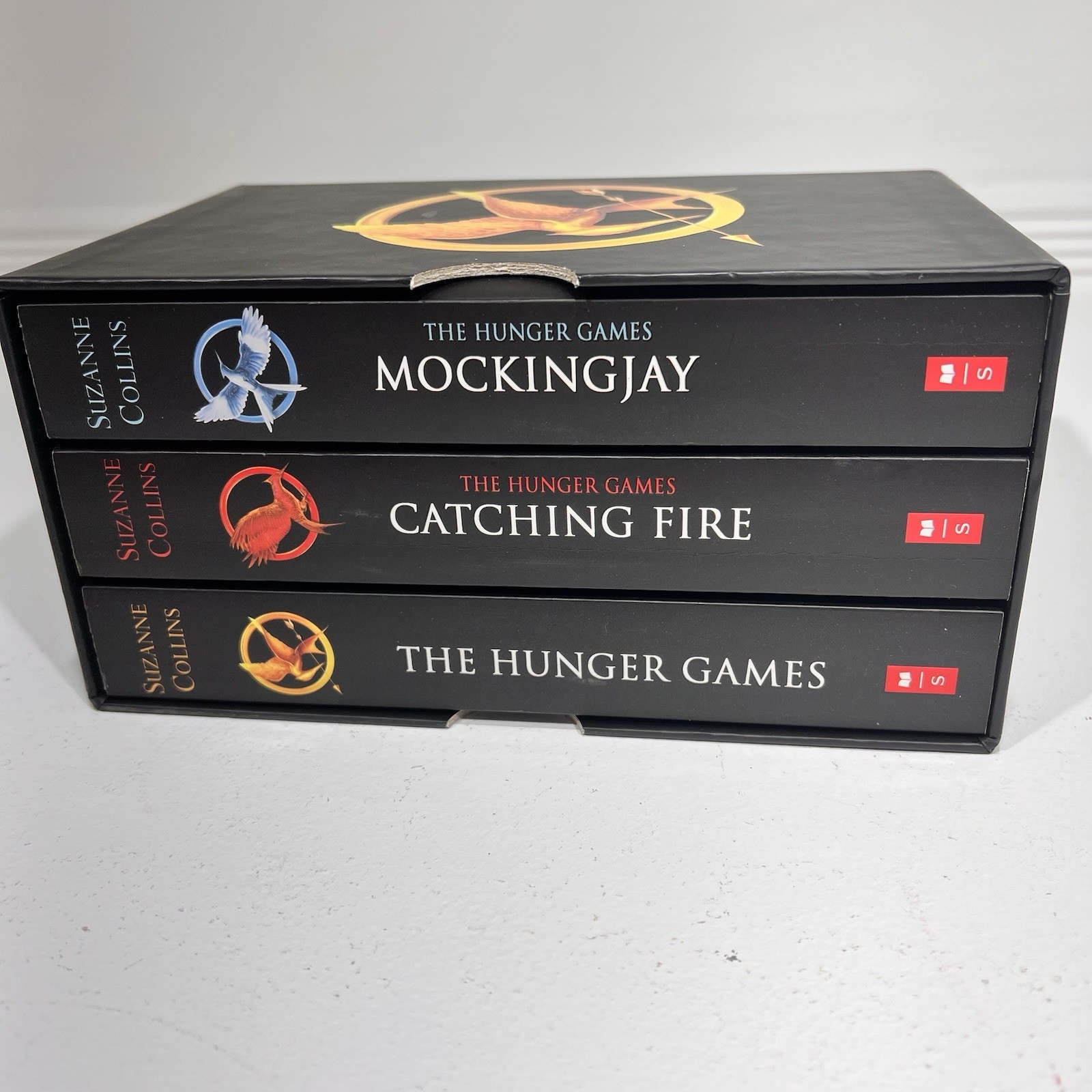 The Hunger Games Trilogy Boxset Suzanne Collins Paperback 3 Book Set Scholastic