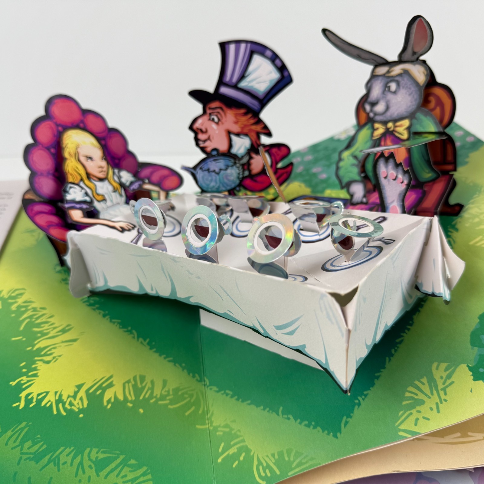Alice’s Adventures in Wonderland Pop-Up Book Robert Sabuda 2003 Little Simon 1st