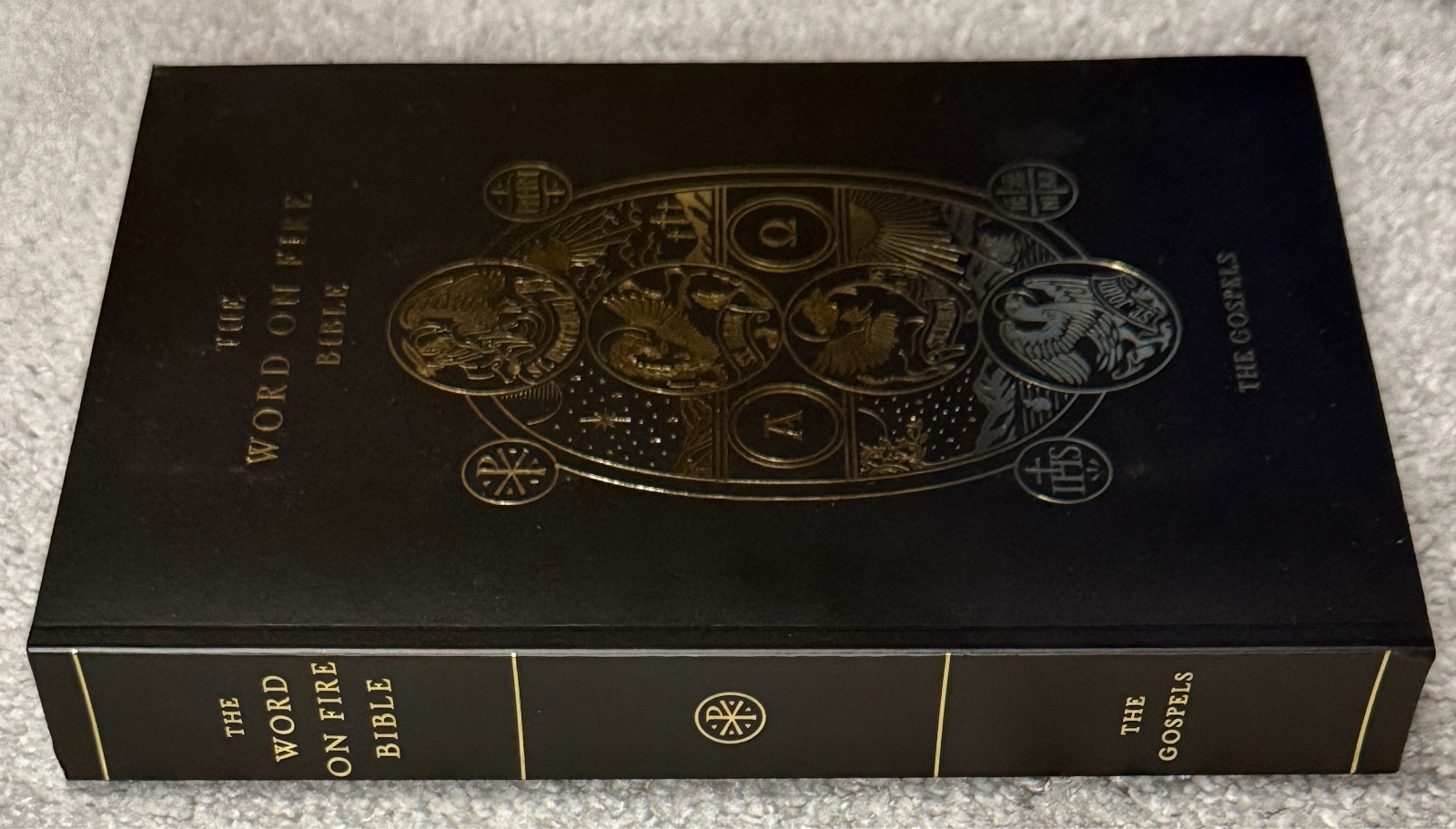 The Word on Fire Bible: The Gospels. Bishop Robert Barron, Commentary, Artwork
