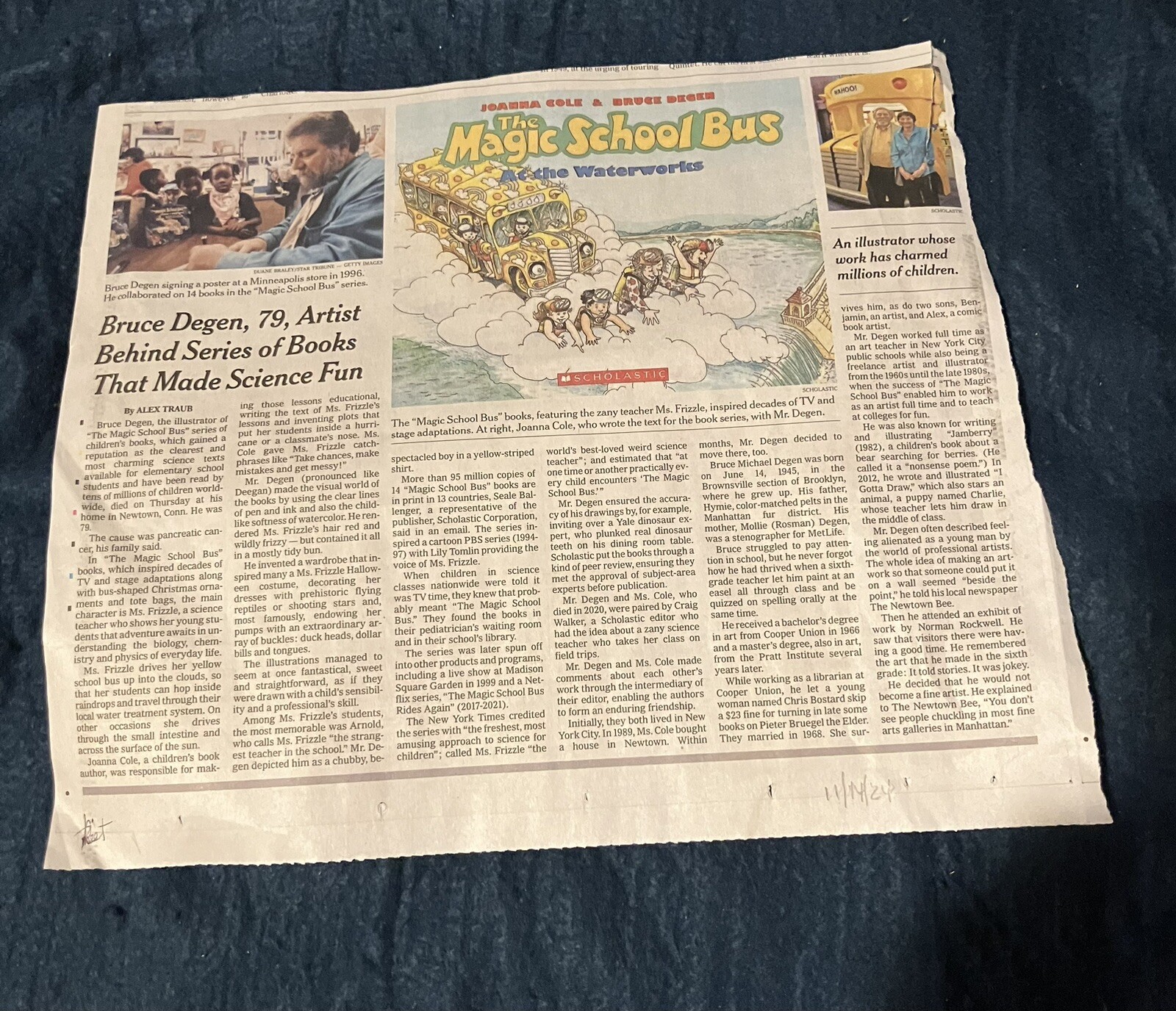 Joanna Cole/Bruce Degen THE MAGIC SCHOOL BUS INSIDE A HURRICANE *SIGNED* by both