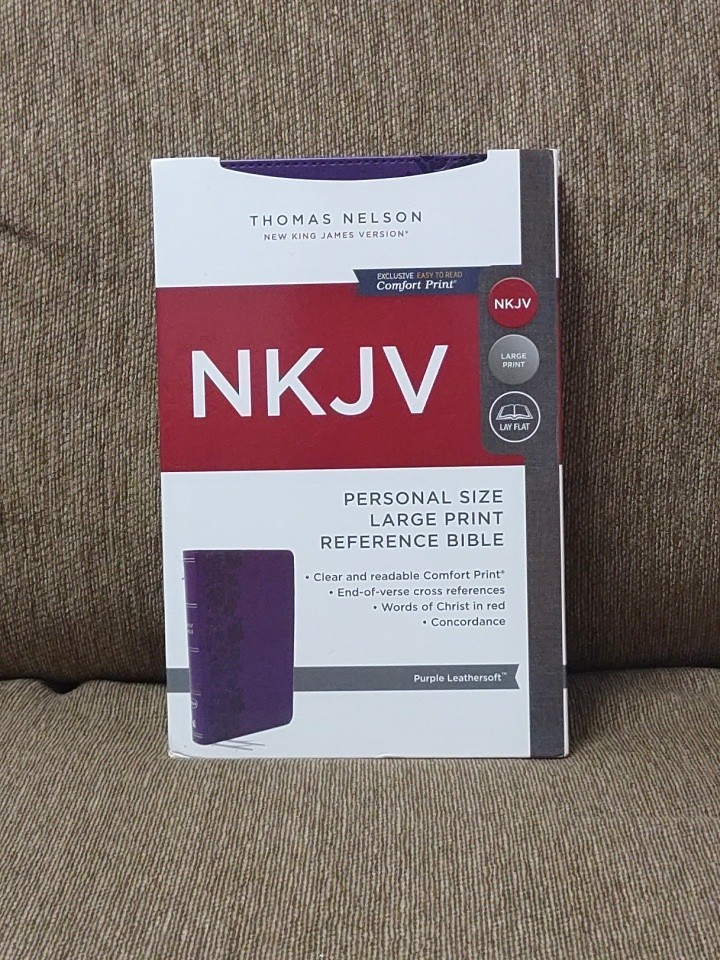 NKJV End-Of-verse Reference Bible, Personal Size Large Print, Purple leathersoft