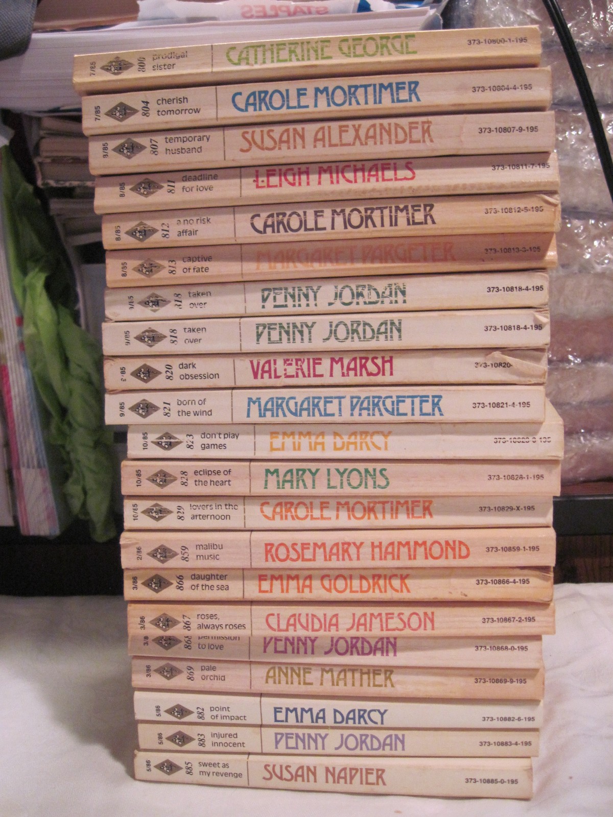 Harlequin Presents Vintage Romance 20 Books PB Accept–Good